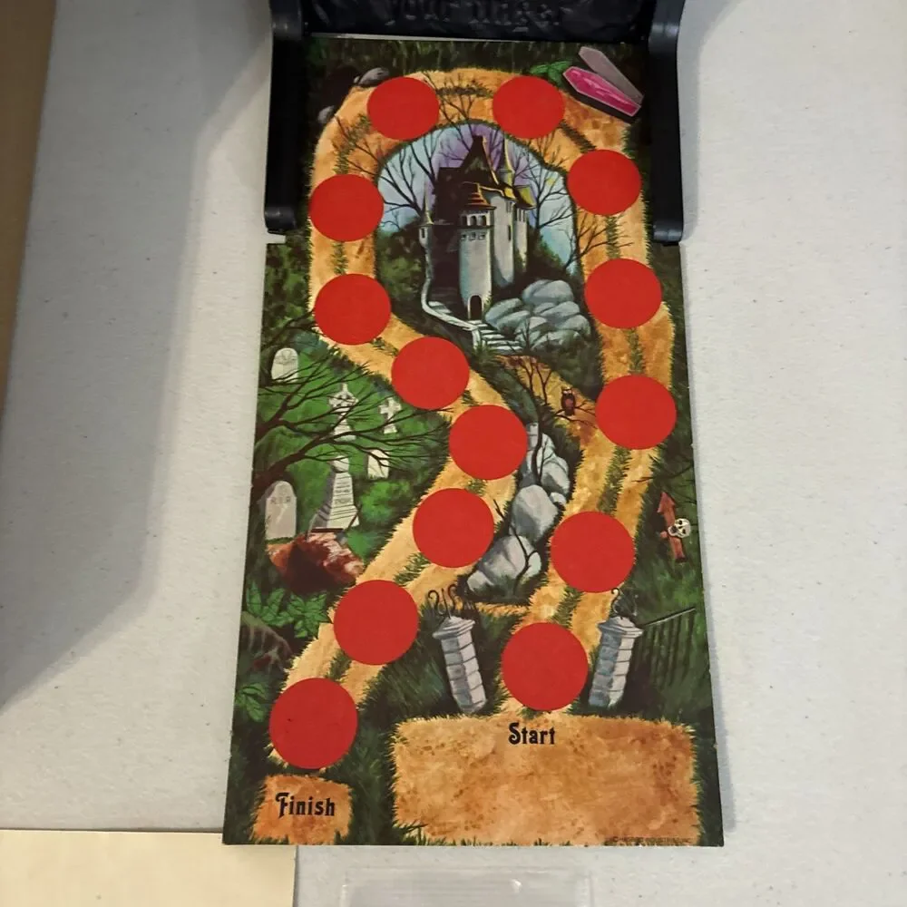 Hasbro I Vant to Bite Your Finger Board Game Preowned (NO TEETH/BUG) READ